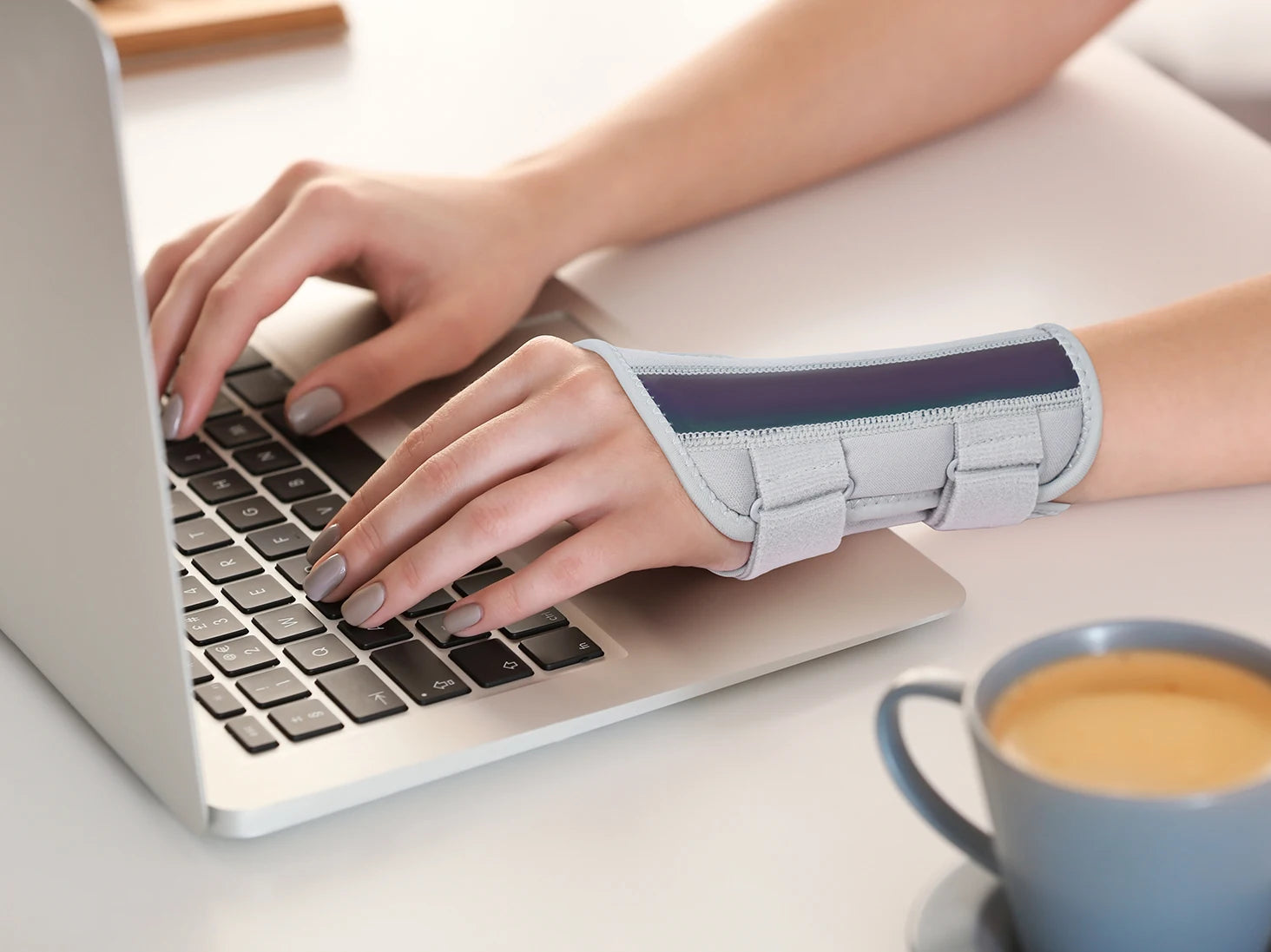 Wrist Brace with Splints for Carpal Tunnel Support Wrist Support Brace for Wrist Pain, Arthritis Tendonitis Sprain Injuries